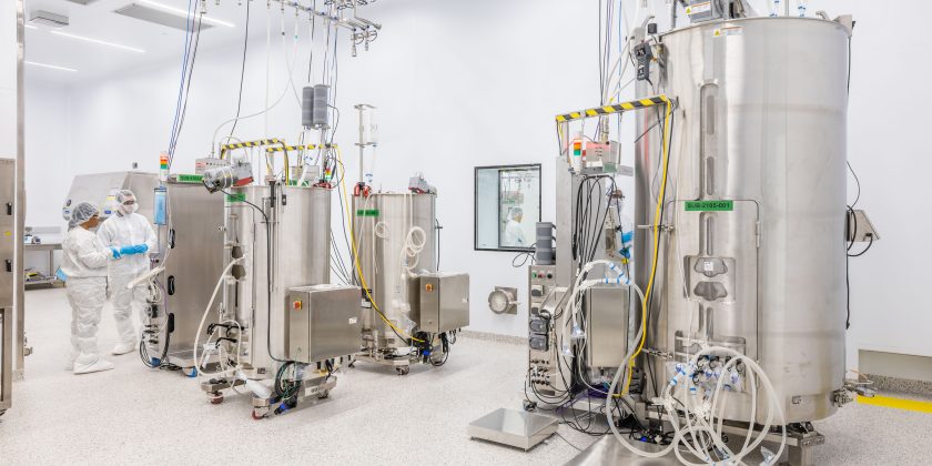 Upstream cleanroom featuring single-use equipment for gene therapy manufacturing