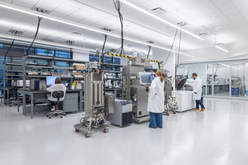 Biotech training center with upstream single use equipment
