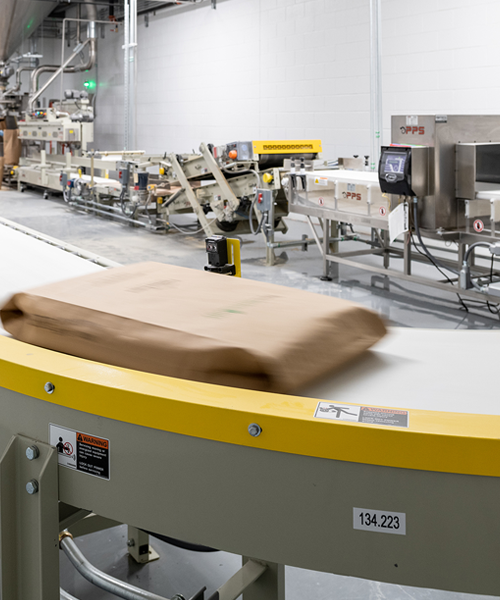 Paper bag packaging on line